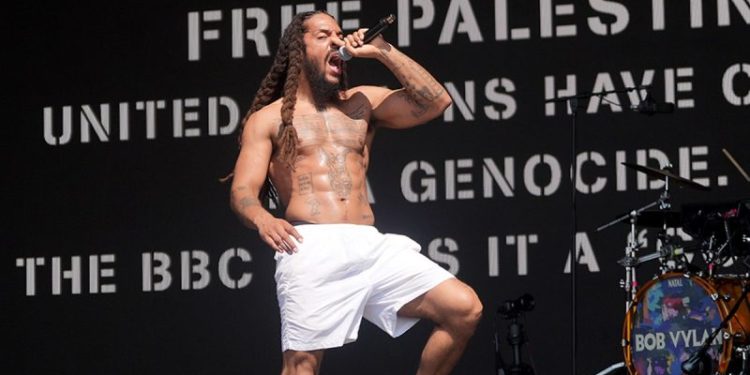 ‘Antisemitic’ British band banned from US after viral ‘death to the IDF’ festival chants